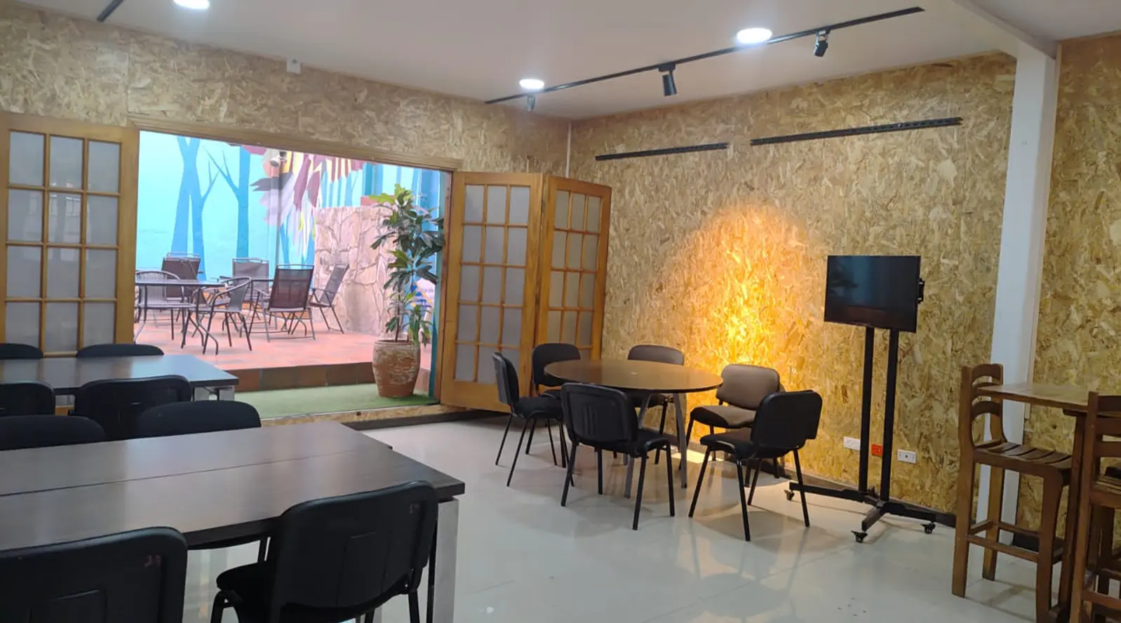 Zona de coworking amplia de Grupo Veka